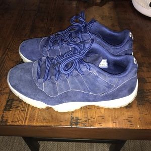 Jordan 11 Retro Low Derek Jeter “RE2PECT”